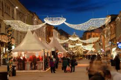 A NATALE ...VOLA A COPERTINO - MERCATINO NATALIZIO DI PIAZZA DEL POPOLO