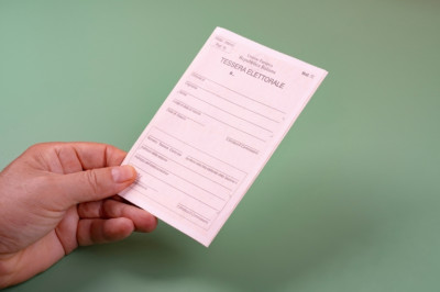 RITIRO DELLA TESSERA ELETTORALE 